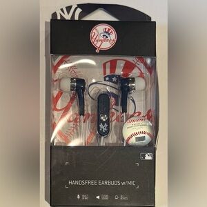 MLB New York Yankees MEarphones with Microphone by MIZCO - New in Box